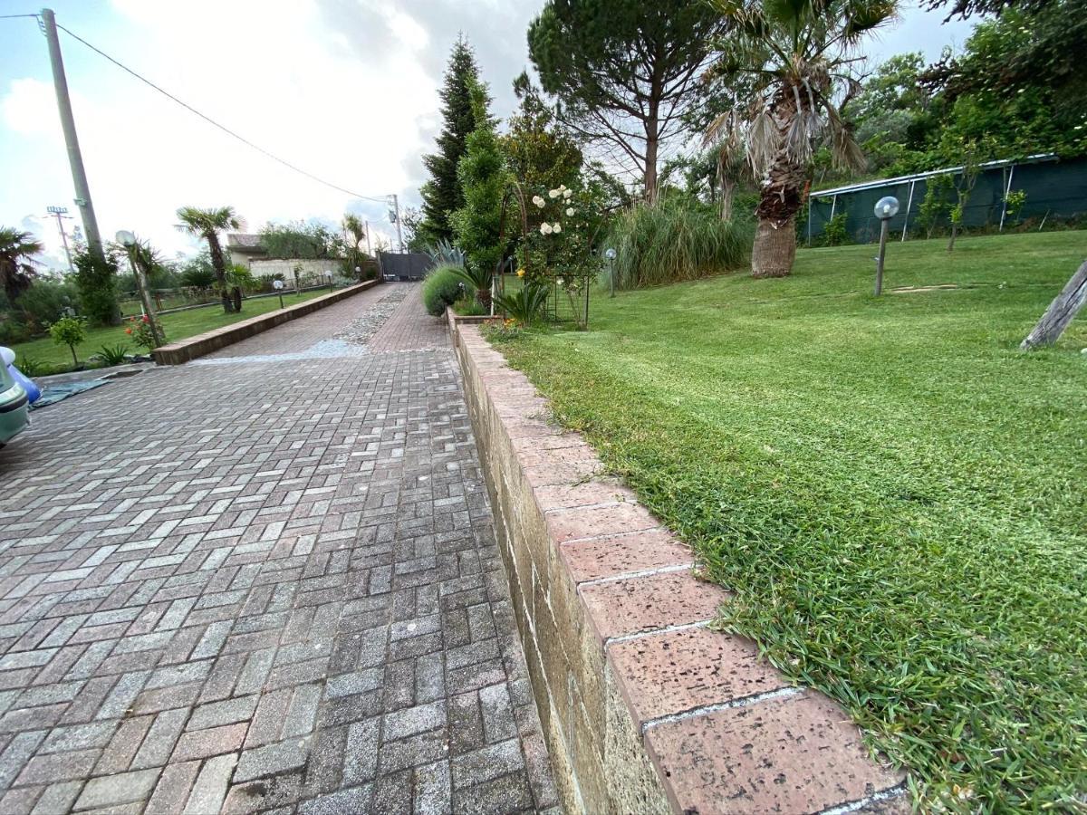 A Casa Di Nonna Emilia Bed & Breakfast กัมปาญา ภายนอก รูปภาพ
