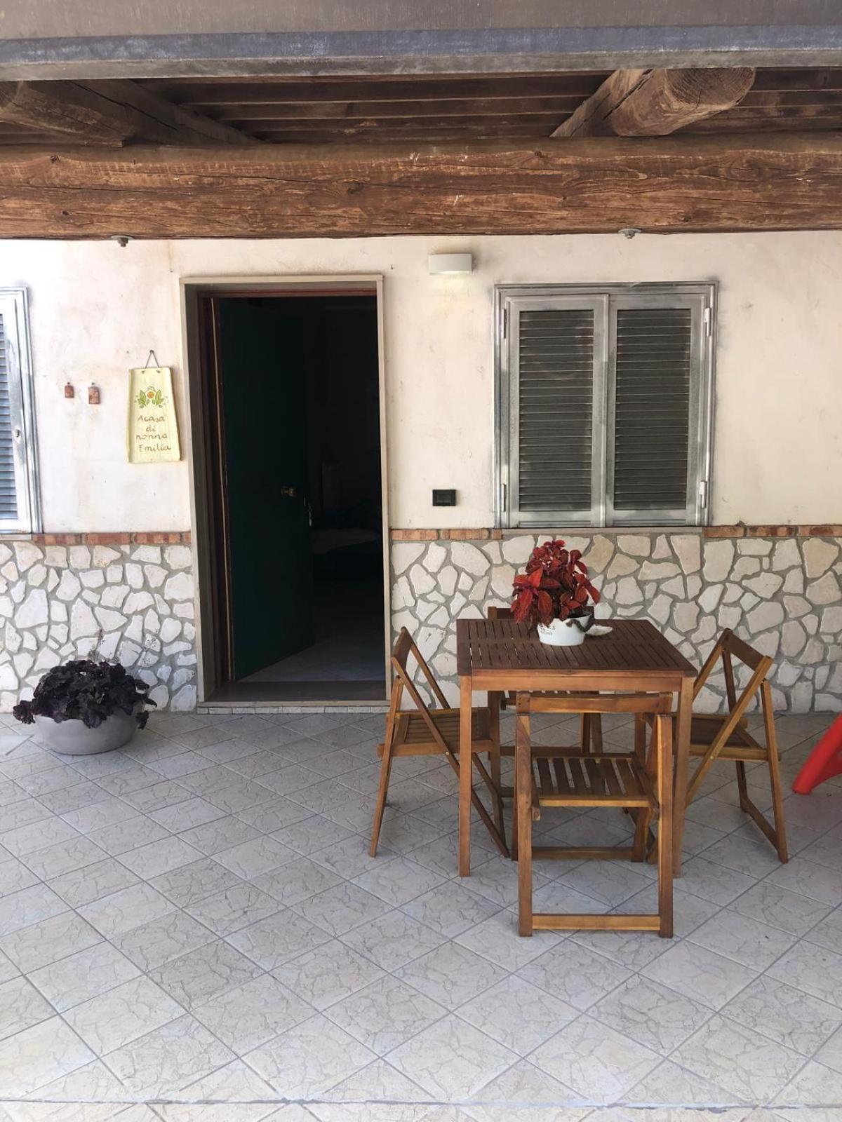 A Casa Di Nonna Emilia Bed & Breakfast กัมปาญา ภายนอก รูปภาพ